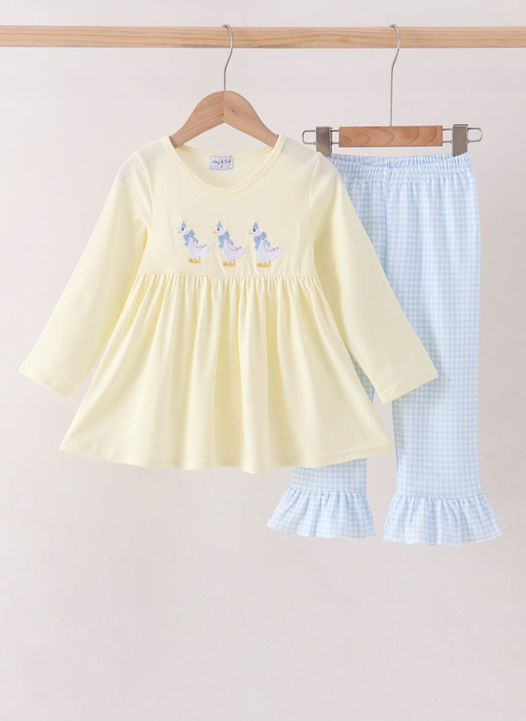 Beige goose embroidery ruffle pants